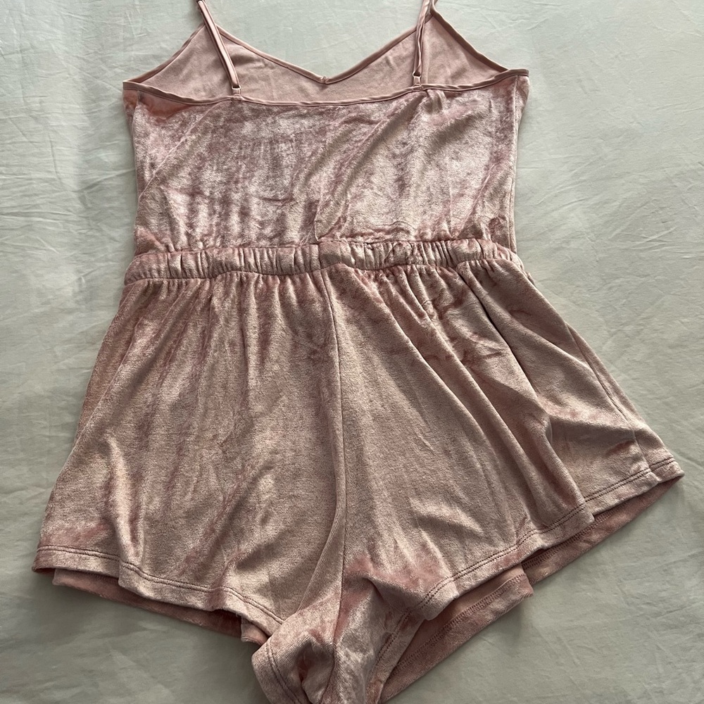 Victoria Secret - Picture 3 of 3